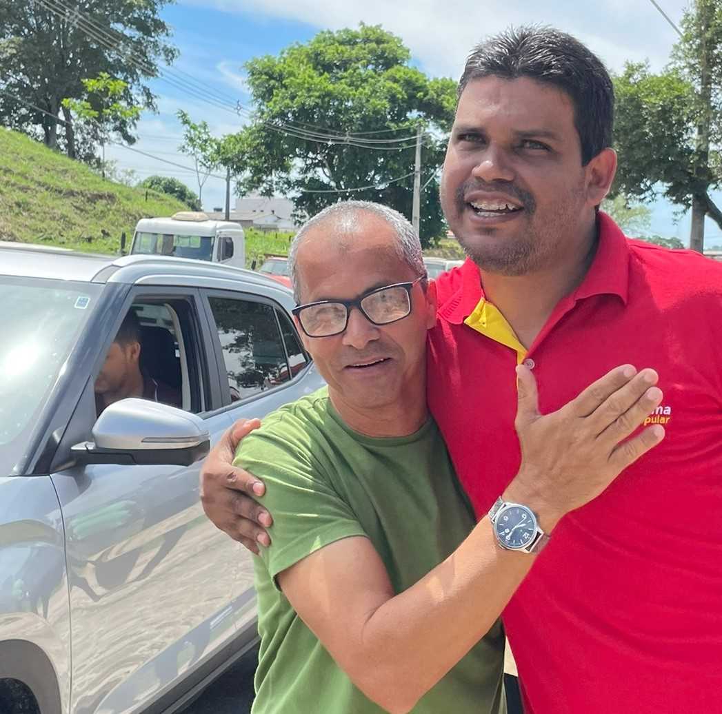 Camacã: Prefeito Paulo do Gás participa da apresentação do carro 0k da campanha Natal Premiado CDL

